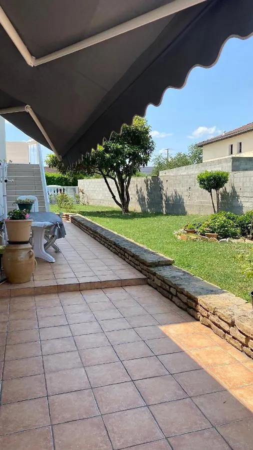Maison Quietude Chavanoz 게스트하우스